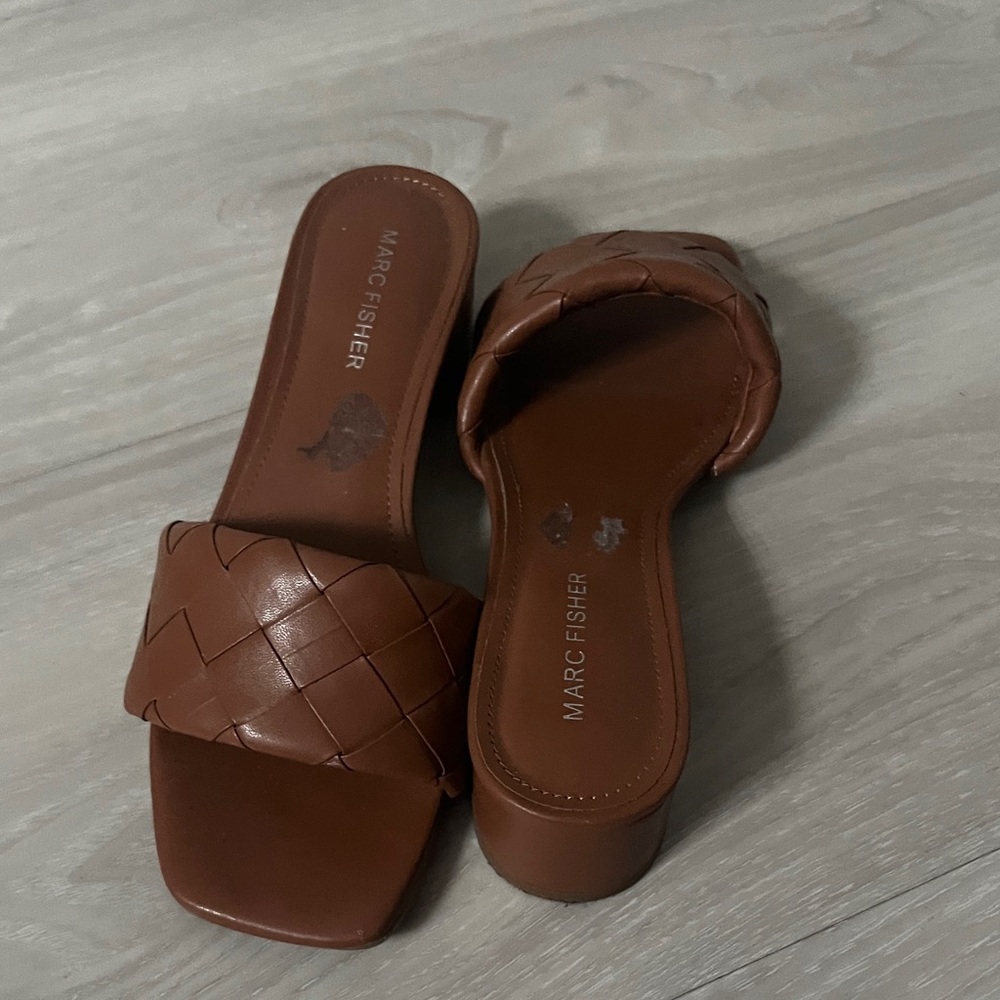 Marc fisher low sandal heels